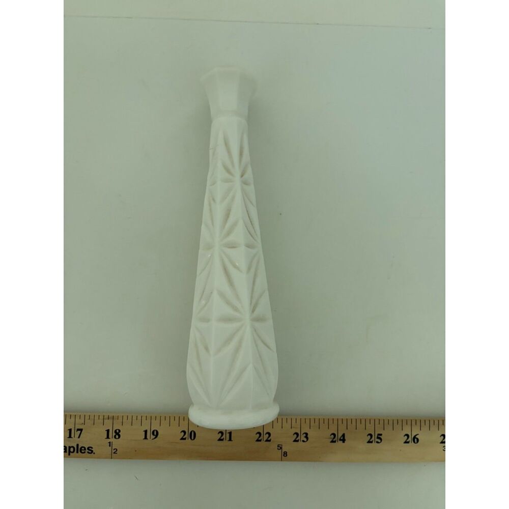Vtg. Milk glass bud vase with diamond and starburst pattern